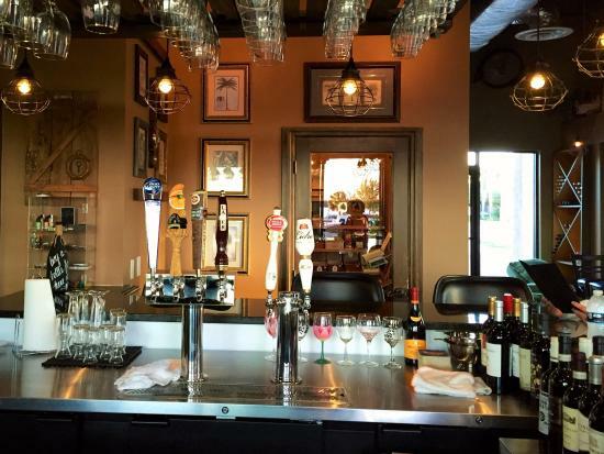 Hemingway's Beer and Wine Bar